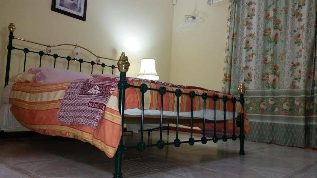 Ebenezer Guesthouse Bluewater Bay Порт-Элизабет Экстерьер фото
