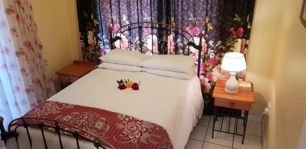 Ebenezer Guesthouse Bluewater Bay Порт-Элизабет Экстерьер фото