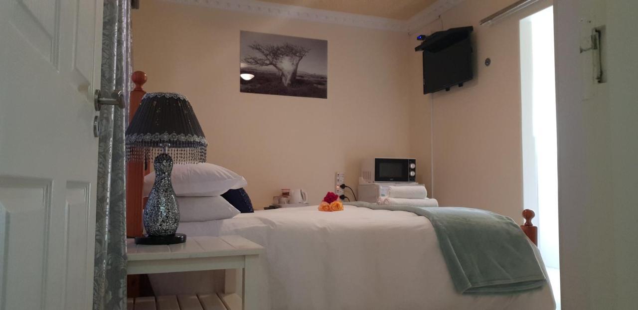 Ebenezer Guesthouse Bluewater Bay Порт-Элизабет Экстерьер фото