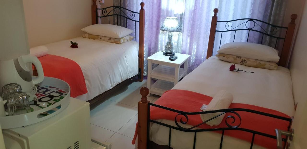 Ebenezer Guesthouse Bluewater Bay Порт-Элизабет Экстерьер фото