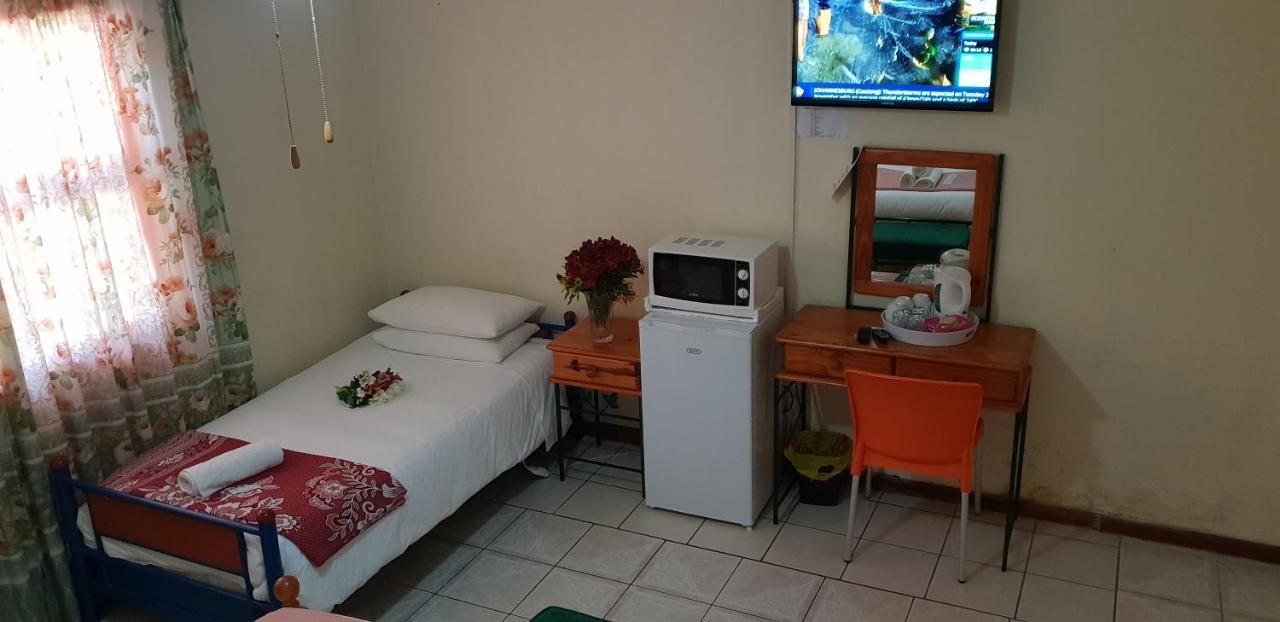 Ebenezer Guesthouse Bluewater Bay Порт-Элизабет Экстерьер фото