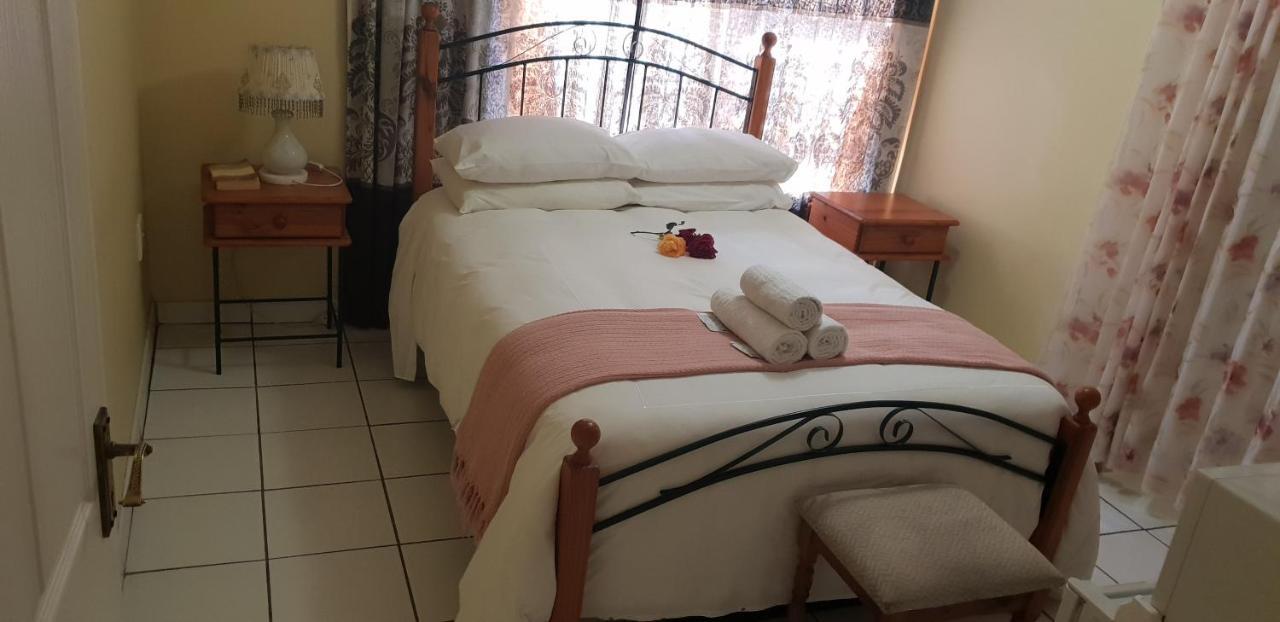 Ebenezer Guesthouse Bluewater Bay Порт-Элизабет Экстерьер фото