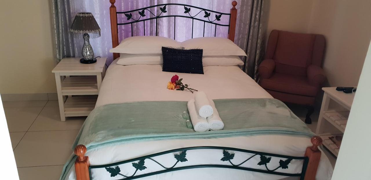 Ebenezer Guesthouse Bluewater Bay Порт-Элизабет Экстерьер фото