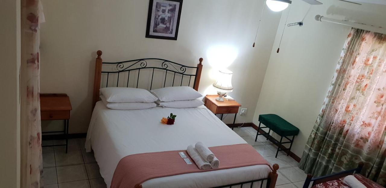 Ebenezer Guesthouse Bluewater Bay Порт-Элизабет Экстерьер фото