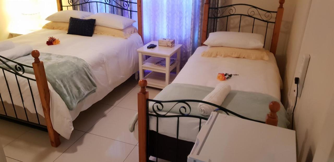 Ebenezer Guesthouse Bluewater Bay Порт-Элизабет Экстерьер фото