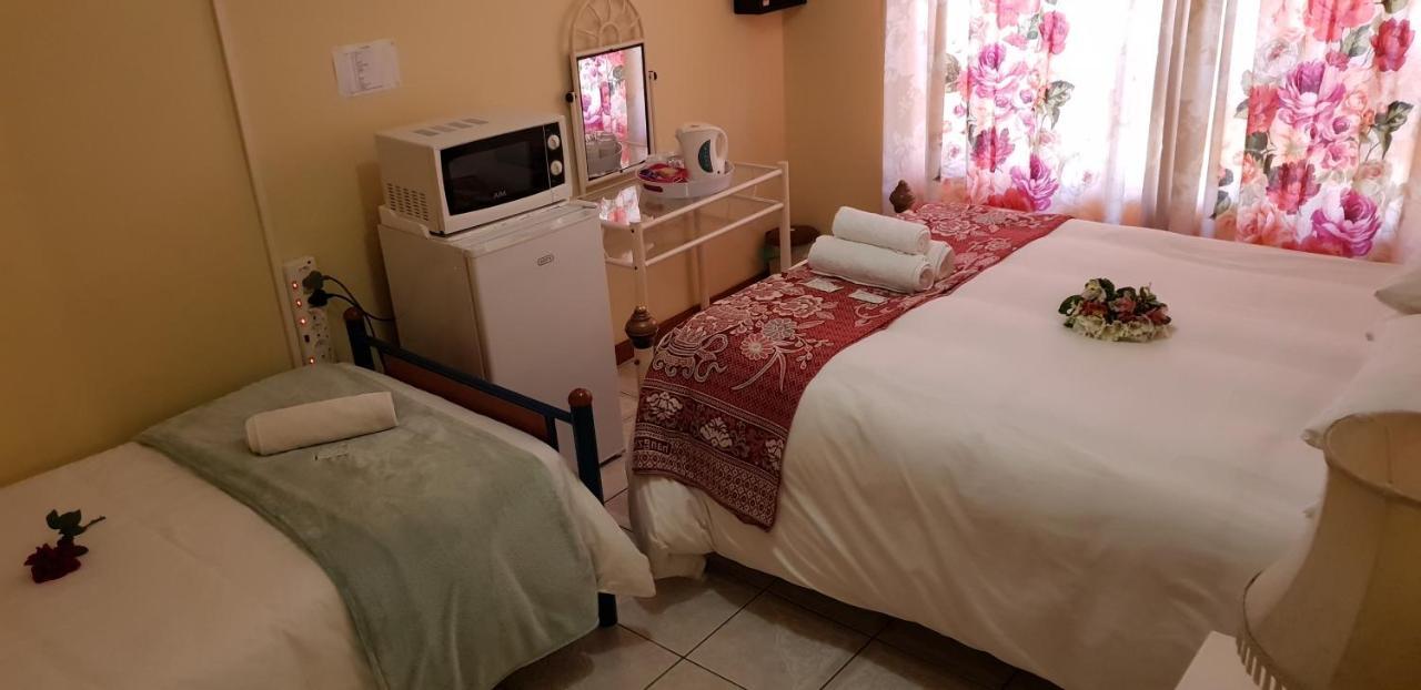 Ebenezer Guesthouse Bluewater Bay Порт-Элизабет Экстерьер фото