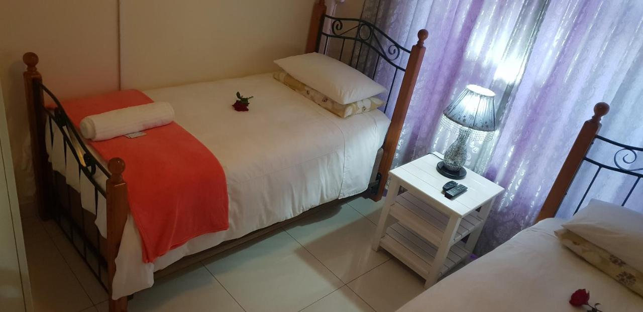 Ebenezer Guesthouse Bluewater Bay Порт-Элизабет Экстерьер фото